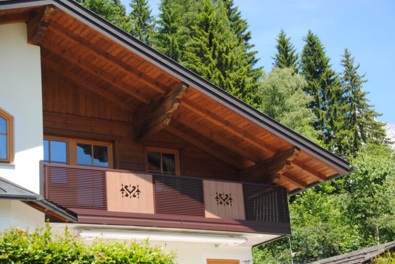Alu-Balkongeländer Modell A200 M3 in Schokoladenbraun, Referenzprojekt Pongau (Salzburg), Bild 2