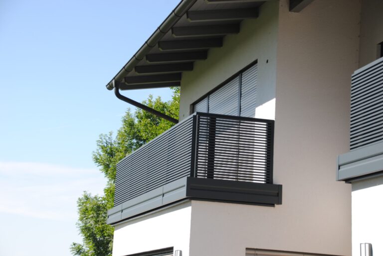 Alu-Balkongeländer Modell A200 M3 in Anthrazitgrau, Referenzprojekt Flachgau (Salzburg), Bild 3
