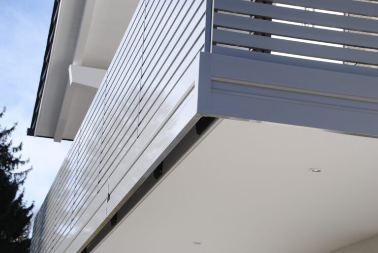 Alu-Balkongeländer Modell A200 M2 in Staubgrau, Referenzprojekt Stadt Salzburg, Bild 2