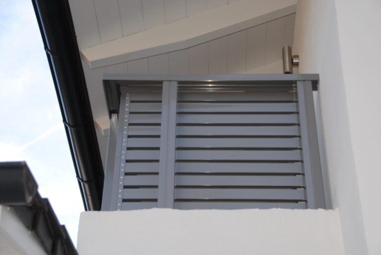 Alu-Balkongeländer Modell A200 M2 in Staubgrau, Referenzprojekt Stadt Salzburg, Bild 3