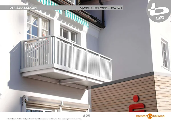 Alu-Balkongeländer A100 P1, Profil 40x40, RAL 7035 Lichtgrau – Brenter Balkone Katalog Seite 25