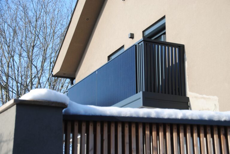 Solarbalkon Modell A200 PV + P1 in Anthrazitgrau, Referenzprojekt Flachgau (Salzburg), Bild 4