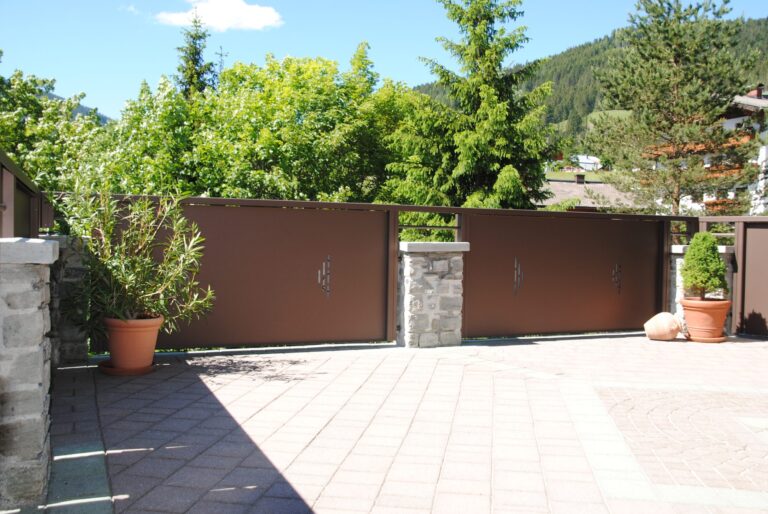 Solarbalkon Modell A200 PV in Rostiges Eisen, Referenzprojekt Pongau (Salzburg), Bild 3