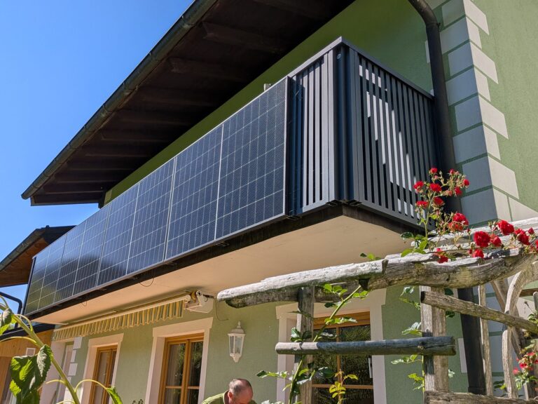 Solarbalkon Modell A200 PV + P1 in Anthrazitgrau, Referenzprojekt Flachgau (Salzburg), Bild 4