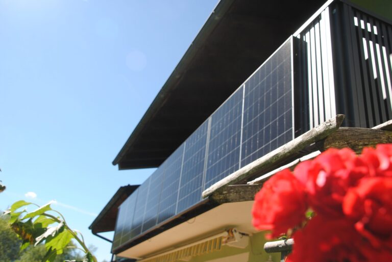 Solarbalkon Modell A200 PV + P1 in Anthrazitgrau, Referenzprojekt Flachgau (Salzburg), Bild 5