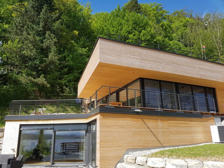 Stahlbalkon Modell S200 E31 in DB703 Eisenglimmer, Referenzprojekt Landkreis Traunstein (Bayern), Bild 2